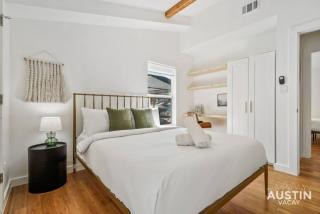 Trendy Remodeled Home by SoCo w Nice Outdoor Space - 8