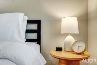Get Comfy Memory Foam Beds and Tub in Central ATX - 1