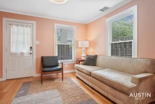 Walk to Lady Bird Lake from Perfectly Quaint Home - Austin - 1