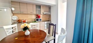 Big & Cosy Apartment with 3 double beds & 2 bathrooms - Iaşi - 8