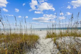Just Beachy - 5 Bedroom 5 Bathroom Beach Front Home! Sleeps 20 home - Panama City Beach - 4