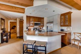 2Br 2Ba Condo With Spectacular Mountain Views Condo - 9