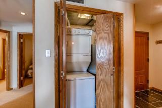 2Br 2Ba Condo With Spectacular Mountain Views Condo - 1