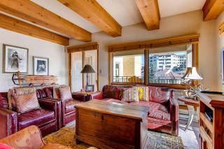 Updated 2 Br With View Of Lifts Condo - 3