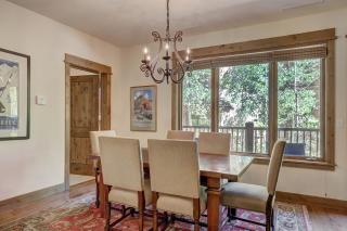 Elegant Updated 3 Bedroom Condo At One Arrowhead Place Condo - 4