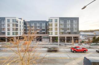 Ballard 2BR w Gym Yoga nr Farmers Mkt SEA-271 - 7