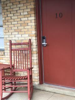 JI1, King Guest Room at the Joplin Inn at entrance to the resort Hotel Room - Mount Ida - 1