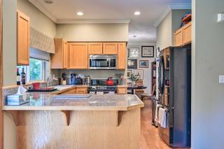 Welcoming Edmonds Vacation Rental with Fireplace! - Edmonds - 2