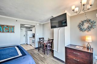 Oceanfront Myrtle Beach Studio with Huge Balcony! - Myrtle Beach - 5