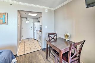 Oceanfront Myrtle Beach Studio with Huge Balcony! - Myrtle Beach - 4