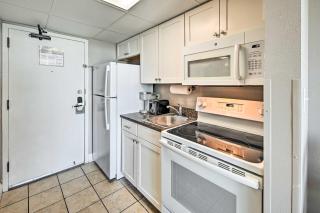 Oceanfront Myrtle Beach Studio with Huge Balcony! - Myrtle Beach - 2