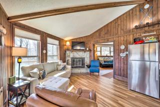 Beech Mountain Cabin with Deck Half-Mi to Skiing - 3