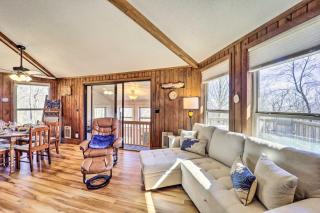 Beech Mountain Cabin with Deck Half-Mi to Skiing - Beech Mountain - 2