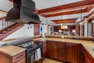 Exclusive 4 Bedroom Ski In, Ski Out Vacation Rental With Hot Tubs And Heated Outdoor Pool In Lionshead Village - 1