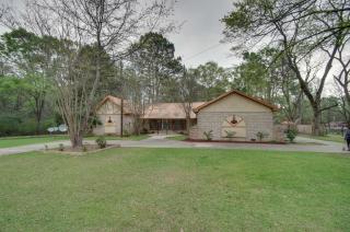 Hazlehurst Vacation Rental with Shared Yard! - 0