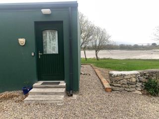 The Cosy Studio by the shore - 1