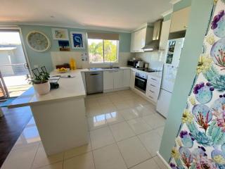 Salty Paws Dog Friendly Luxe Cottage - San Remo - 4