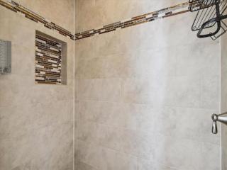 Beachfront Bungalow - 9