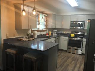 37DPD, Two bedroom, two bath log-sided condo with forest view condo - Mount Ida - 3