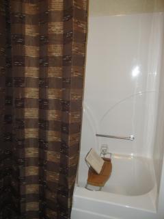 C7, Three bedroom, three bath log-sided, luxury Harbor North cottage with hot tub cottage - 4