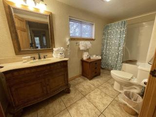 Mountain Harbor Lodge cottage on Lake Ouachita - Mount Ida - 1