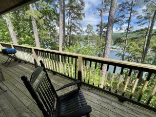 C8, Two bedroom, two bath log-sided, lake view luxury cottage with hot tub cottage - Mount Ida - 7