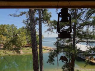 C22, a luxury, three bedroom, three bath Harbor North cottage overlooking the lake cottage - Mount Ida - 4