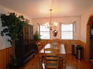 Luxury, loft, log-sided two bedroom Harbor North cottage cottage - Mount Ida - 7