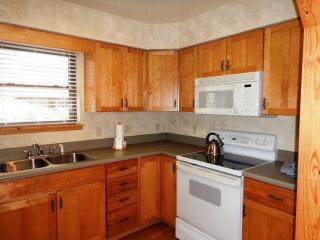 Luxury, loft, log-sided two bedroom Harbor North cottage cottage - Mount Ida - 6