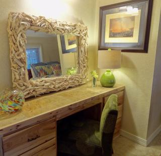 Poolside Queen Cabana with two queen beds, full kitchen and pool access overlooking Lake Ouachita, Hotel Room - Mount Ida - 6