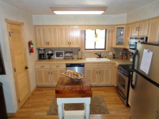 C23, Two bedroom, two bath log-sided, luxury Harbor North cottage with hot tub cottage - Mount Ida - 8