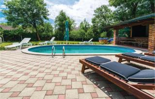 Three-Bedroom Holiday Home In Lekenik - 4