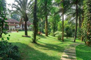 Crystal Homestay by VEO - Part of StayVista - Madikeri - 6
