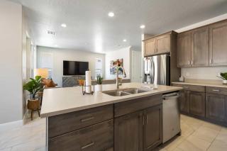 Lazy River Retreat townhouse - 9