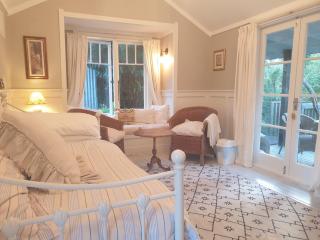 Cabins on Tudor bed & breakfast - 9