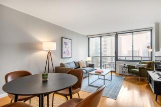 Midtown 2BR w Pool Gym Roof nr Broadway NYC-382 - 0