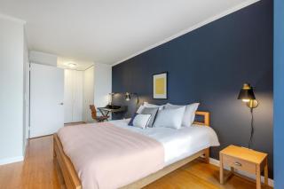 Midtown 2BR w Pool Gym Roof nr Broadway NYC-382 - 2