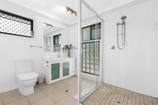 Great 4BR Family Home with Pool + Granny Flat in Broadbeach! - 5