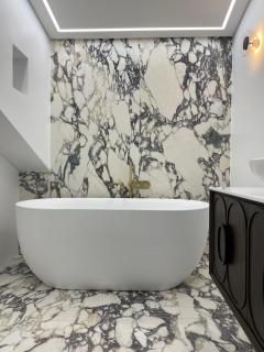 Beautiful home with city views - 5