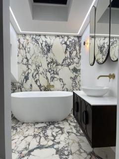 Beautiful home with city views - 6