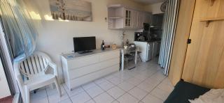 Les Jardins 2 Port de Plaisance et piscine 2 - 1