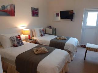 Hogwarts Bed and Continental Breakfast - Sheerness - 7