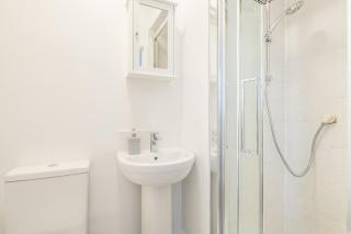 Private Room 4 with Kitchenette by CB Stays no minimum stays - Cambridge - 9