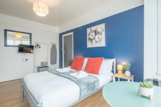 Private Room 4 with Kitchenette by CB Stays no minimum stays - Cambridge - 6