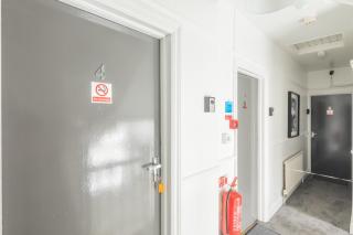 Private Room 4 with Kitchenette by CB Stays no minimum stays - Cambridge - 1