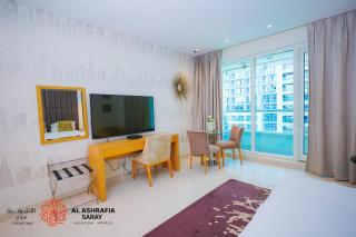 Al Ashrafia Saray - Extraordinary Studio in Canal View - Dubai - 2