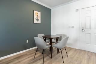 Hollywood 2BR w Gym Pool Spa nr Sunset Blvd LAX-200 - Los Ángeles - 6
