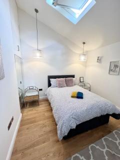 3 Cosy Homes Walking Distance to Mall with Parking Available to Book Separately 3 Bed House Or 1 Bed Apartment Or Studio - Golders Green - 1