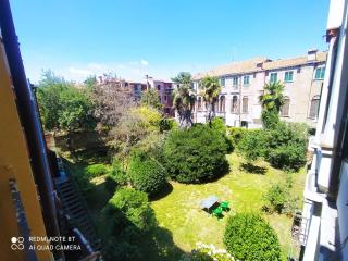 Casa Gialla - Venice - 1