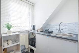 Private Room 7 with Kitchenette by CB Stays no minimum stays - Cambridge - 9